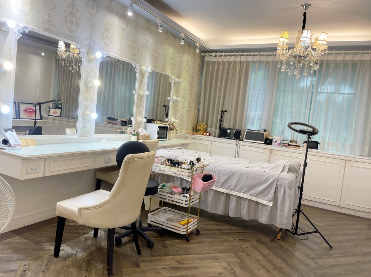 格妮美學霧眉|新北霧眉推薦 十二年手藝雕一份安心,Sunny老師的手,就像畫光的魔法。 眉型一筆一線,勾回我的神采與自信 - 第3張圖 格妮美學霧眉