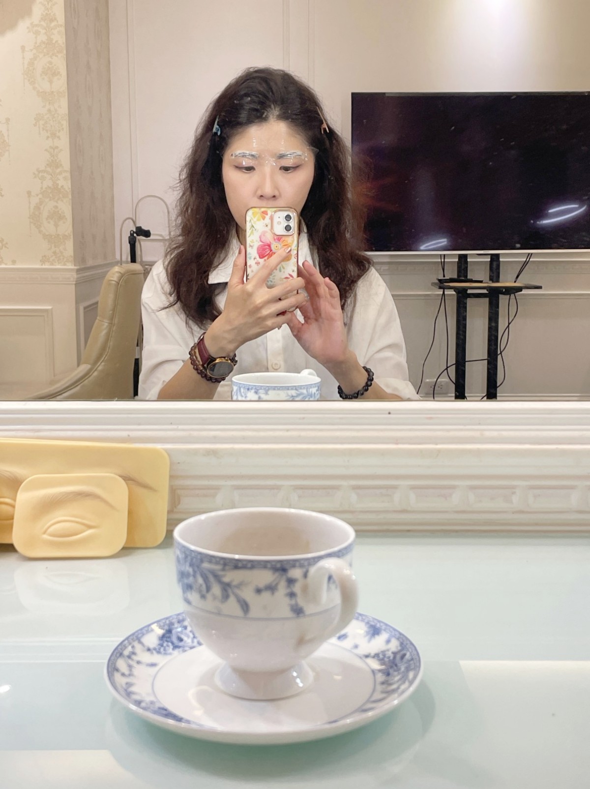 格妮美學霧眉|新北霧眉推薦 十二年手藝雕一份安心,Sunny老師的手,就像畫光的魔法。 眉型一筆一線,勾回我的神采與自信 - 第7張圖 格妮美學霧眉