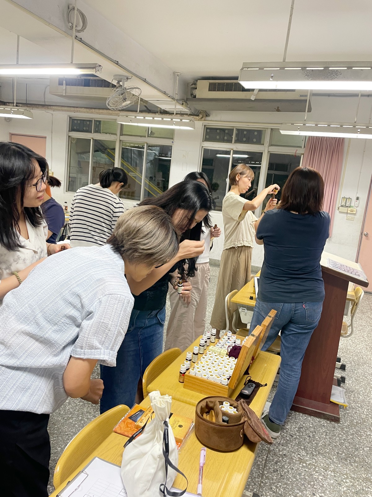 全方位精油芳療-從青少年到樂齡