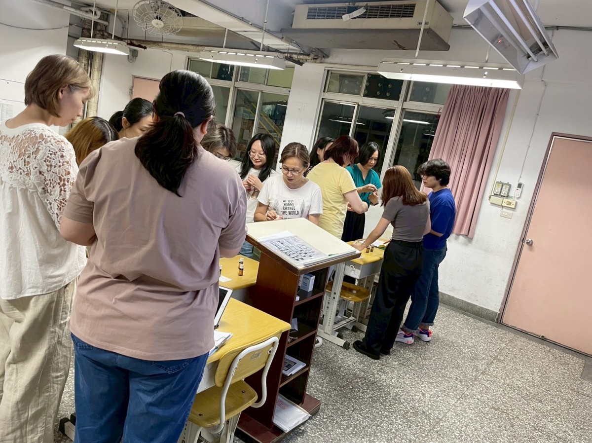 全方位精油芳療-從青少年到樂齡