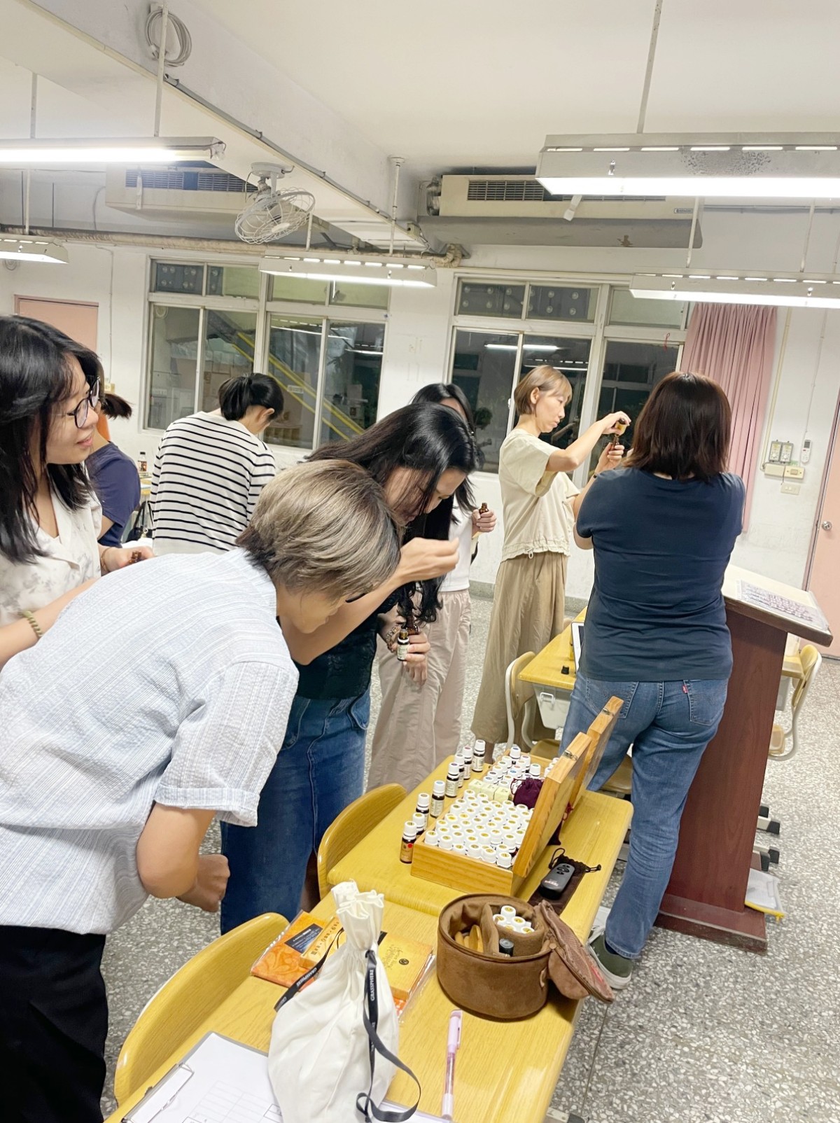 全方位精油芳療-從青少年到樂齡