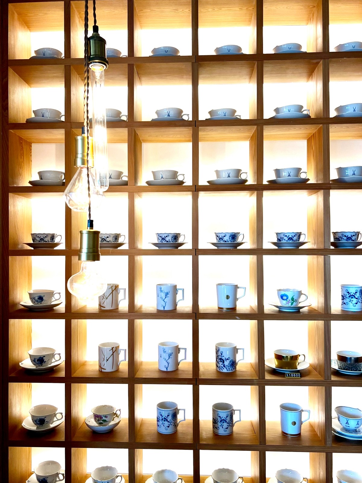 2026台北大直早午餐推薦|波赫士領地精品咖啡館:神級抹茶草莓千層與提拉米蘇必吃!使用德國麥森瓷器,中山區不限時聚餐第一首選 - 第4張圖 Borges Place